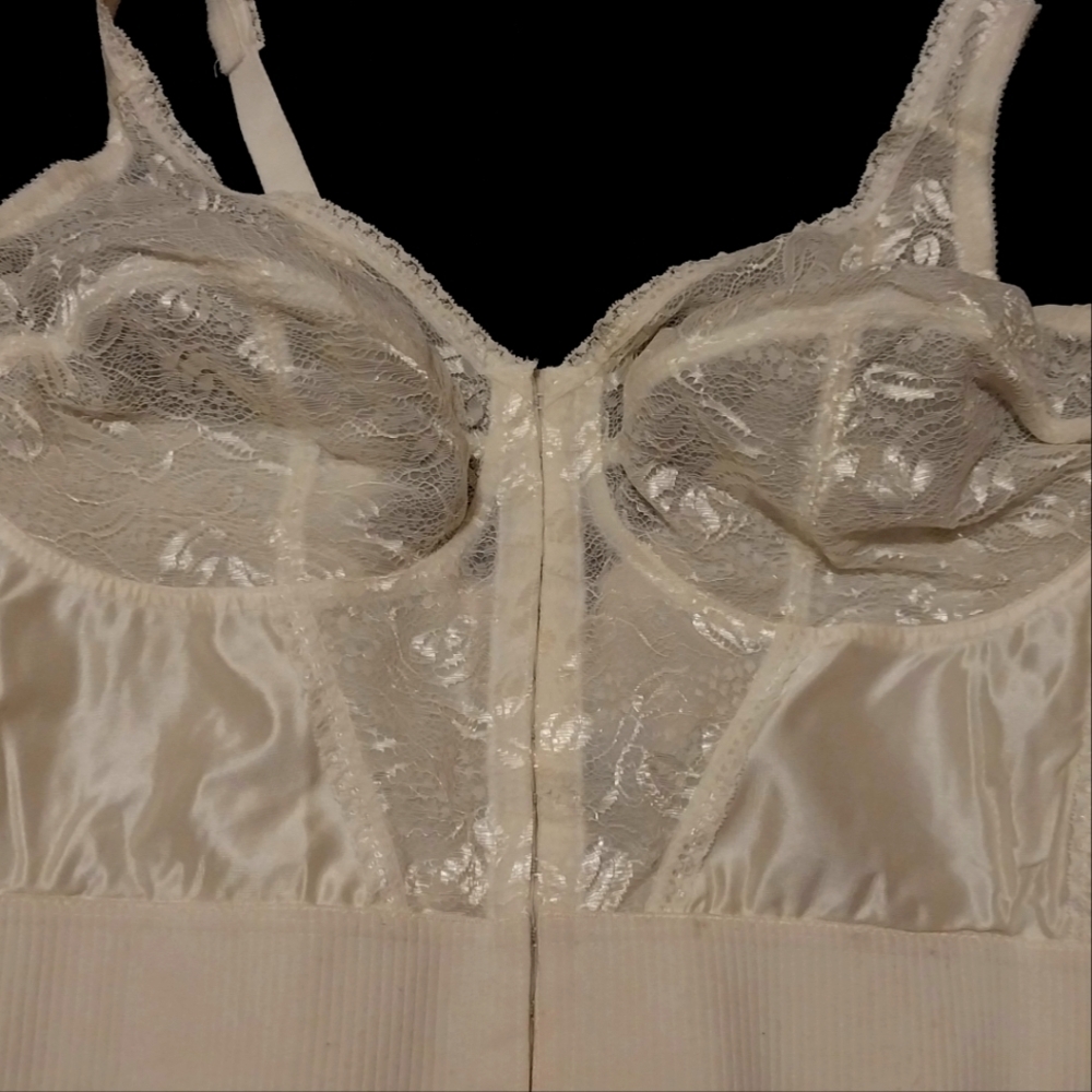 Women's Ah- h bra